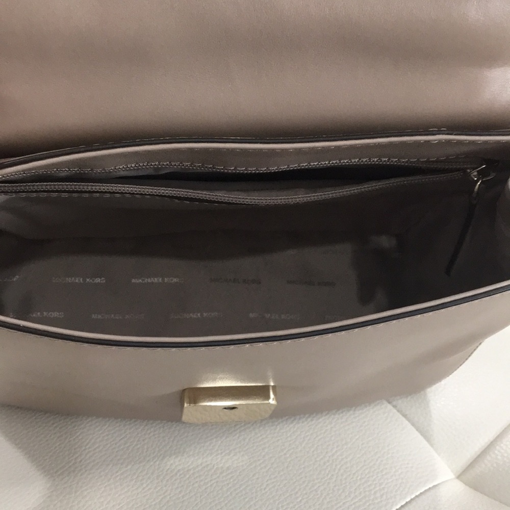 Michael Kors Ava Satchel leather Truffle color PreOwned - Picture 6 of 15
